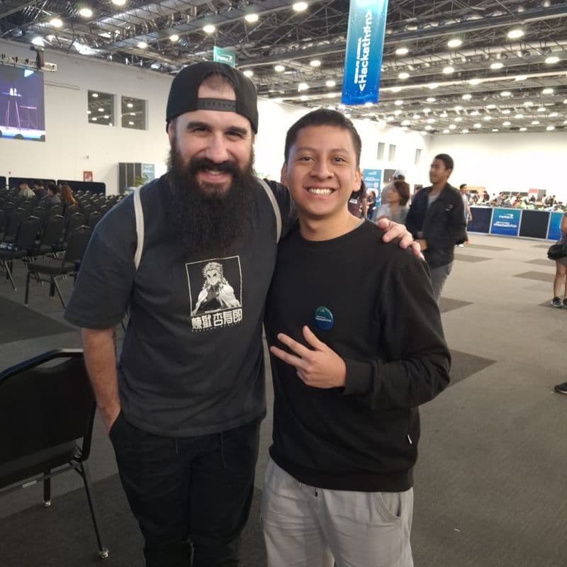 Foto con mouredev en Talent Land 2025 Guadalajara